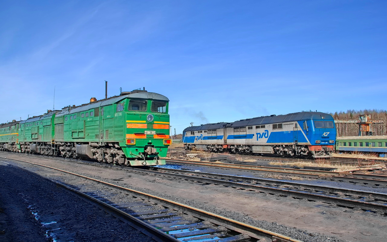 2ТЭ10МК-0869; 2ТЭ70-009