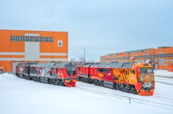 2ТЭ25КМ-0800 (Свердловская железная дорога); 3ТЭ28-0100 (Дальневосточная железная дорога)