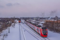 ТЭП70БС-253 (Kuybyshev Railway); 2ТЭ116У-0042 (Kuybyshev Railway); ЭС104-043 (Kuybyshev Railway)