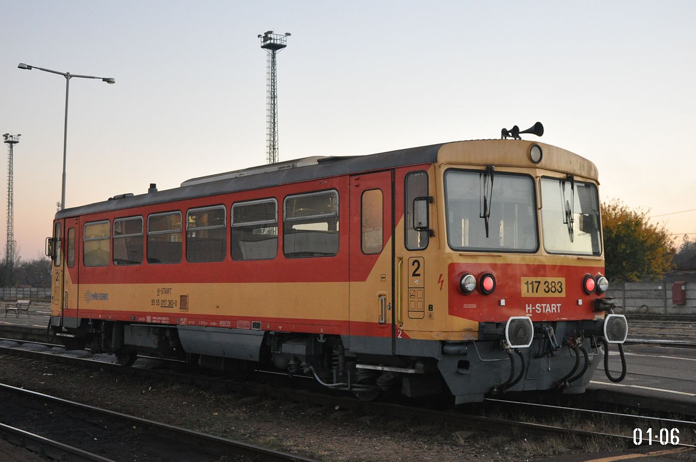 117 383