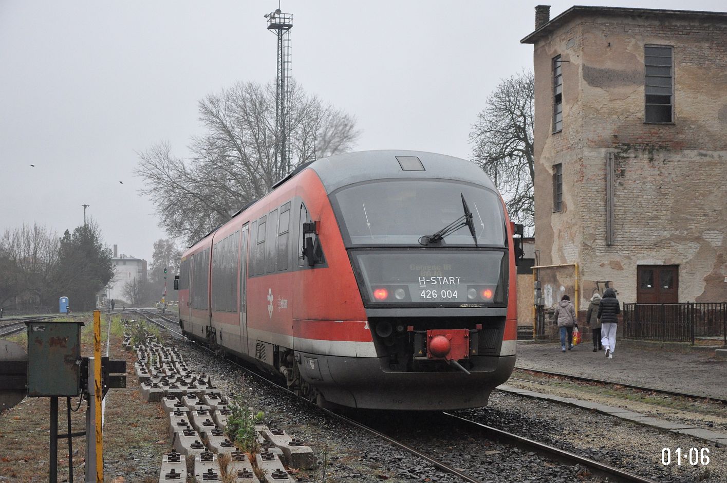 426 004