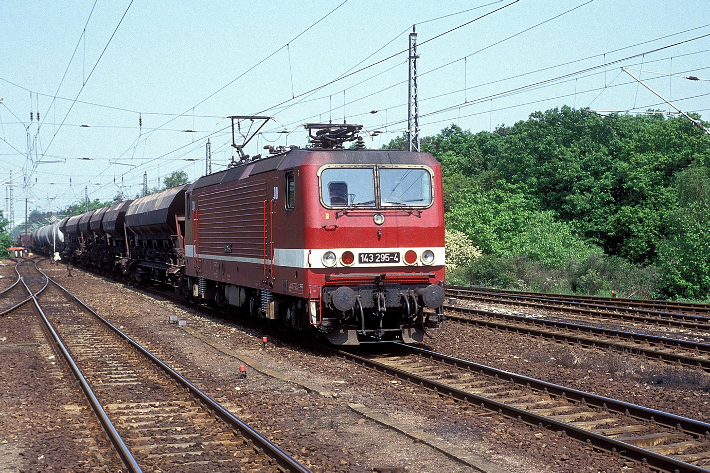 143 295-4