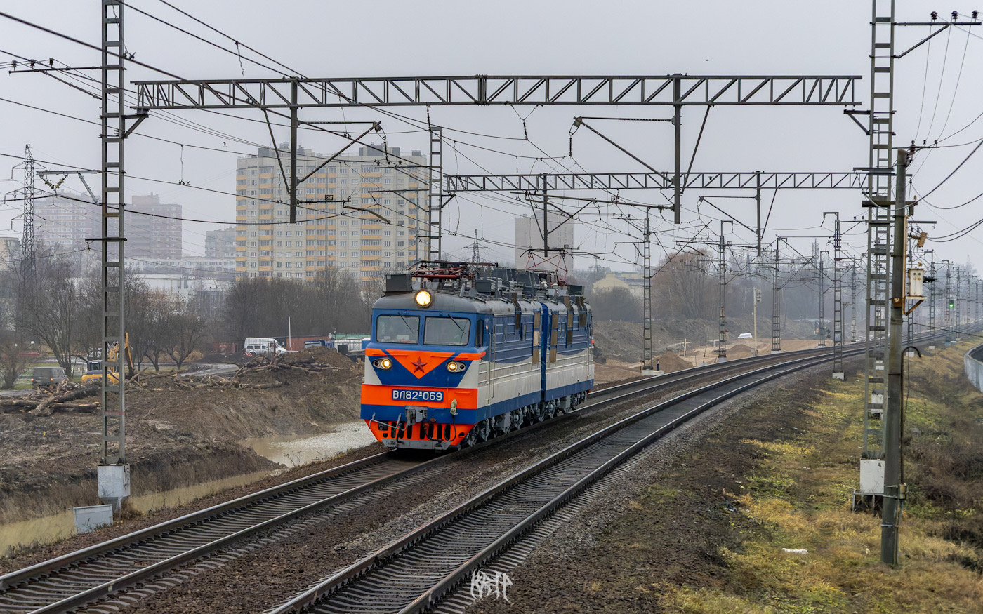 ВЛ82М-069