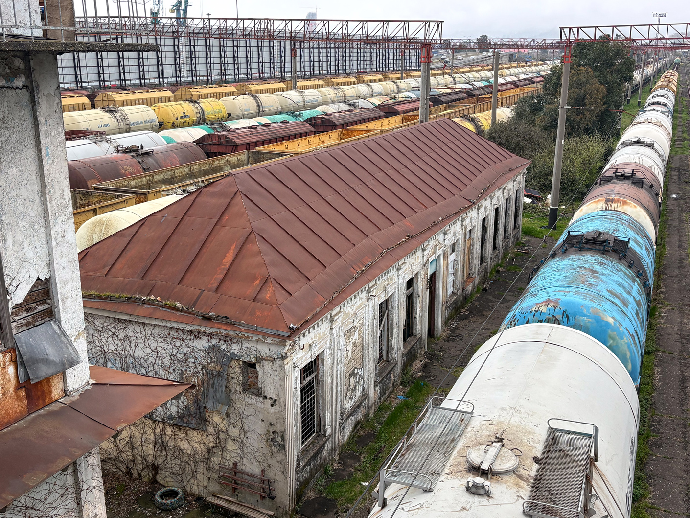 Georgian Railway &mdash; Stations & ways