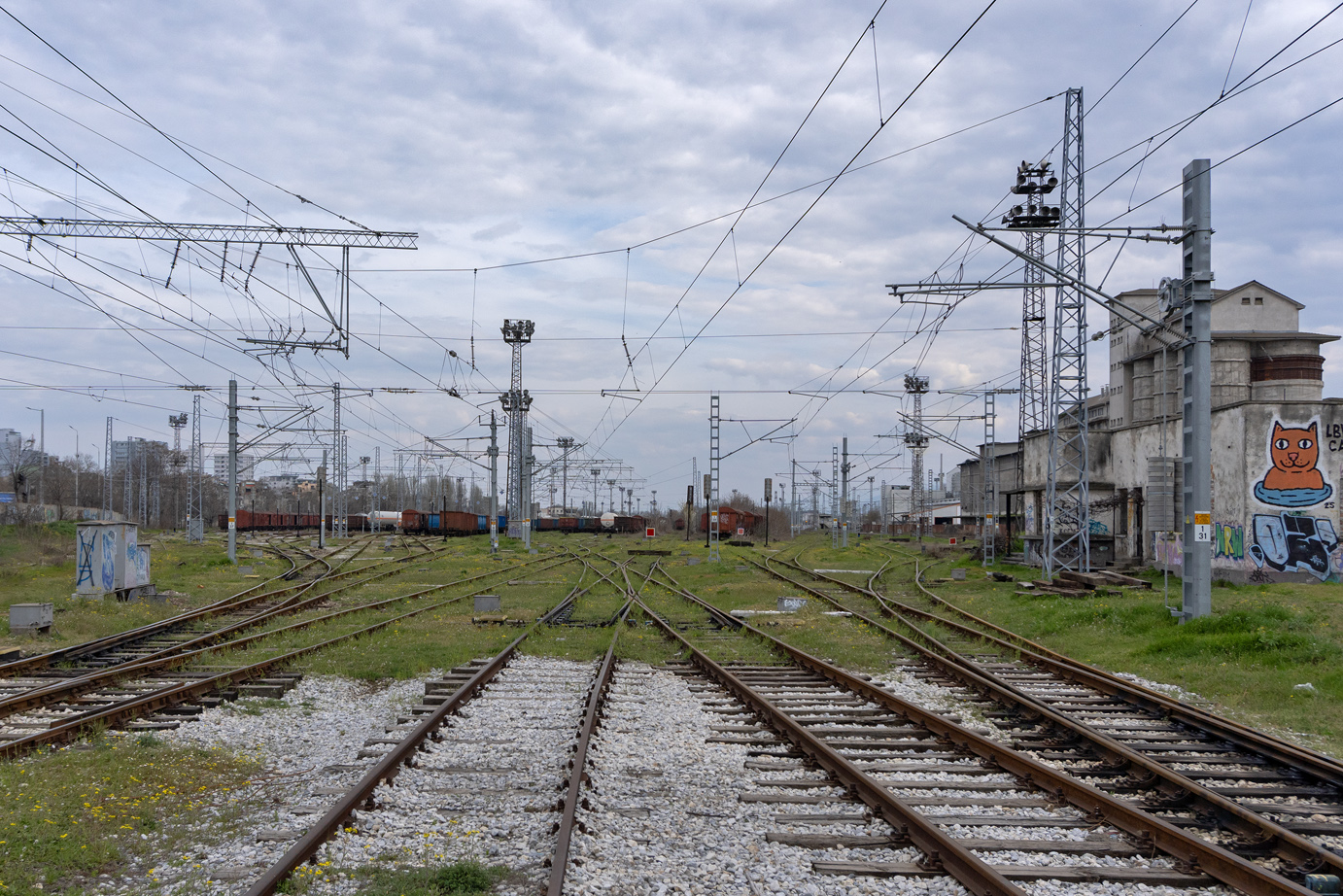 Болгарские государственные железные дороги &mdash; Станции и перегоны / Гари
