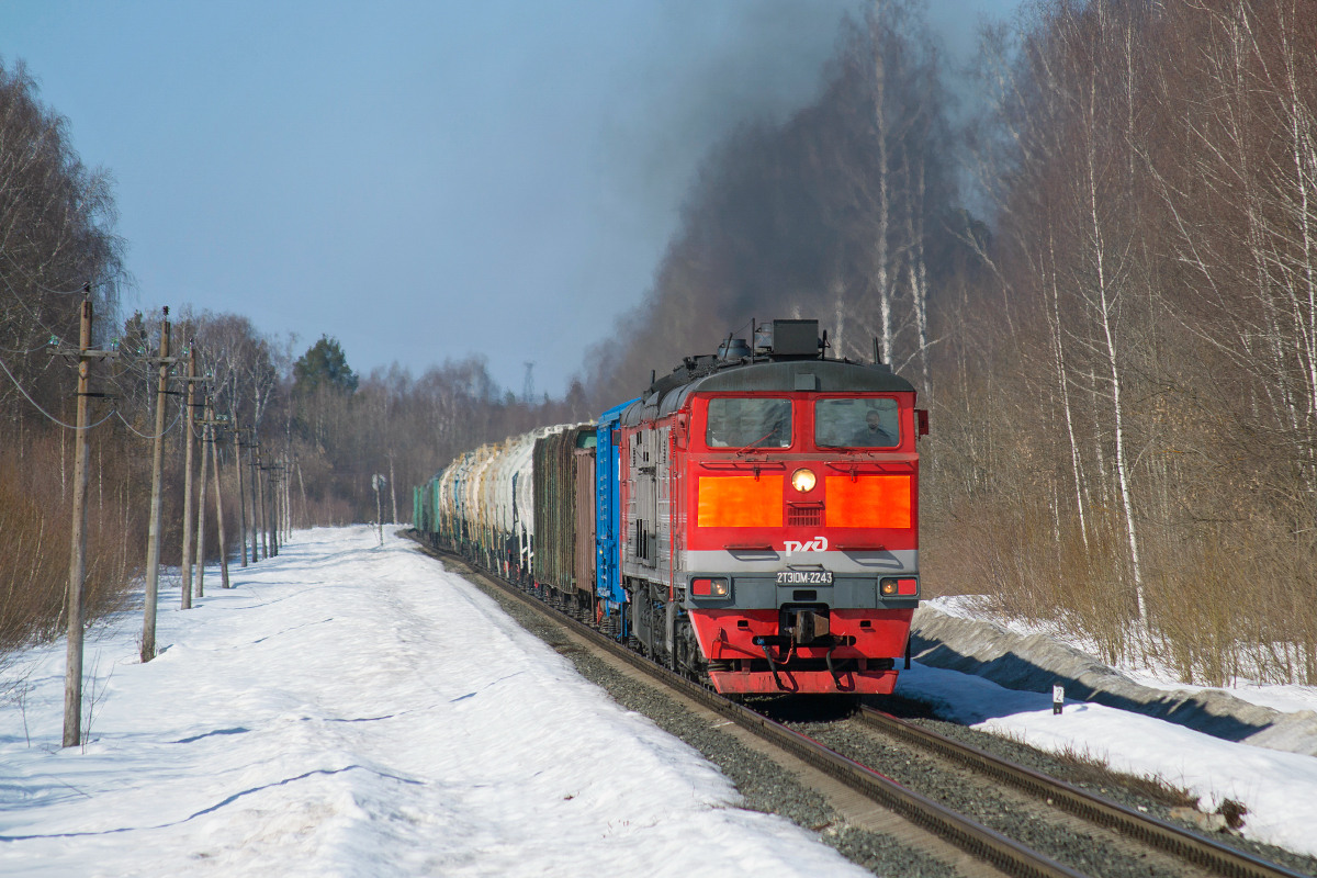2ТЭ10М-2243
