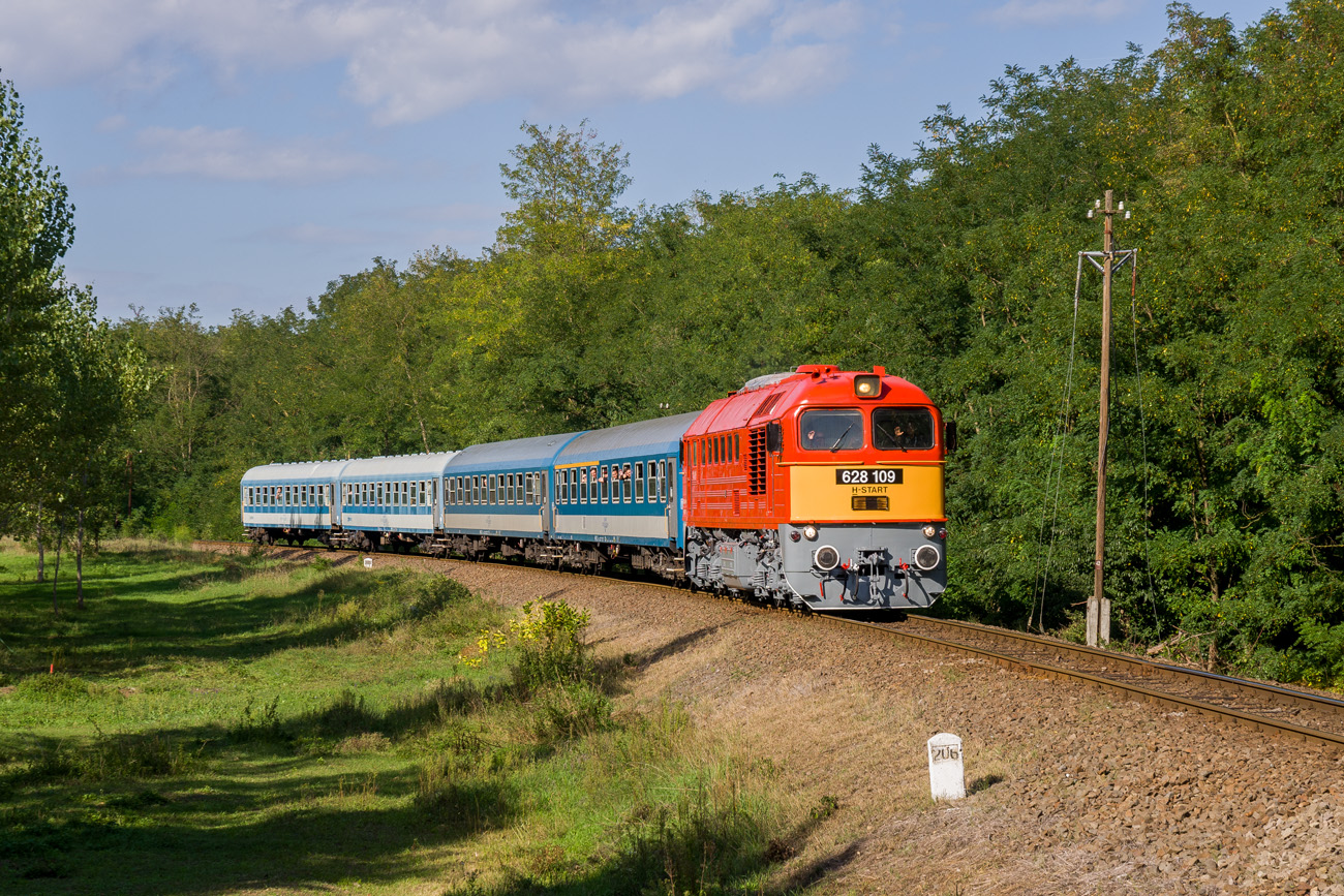 628 109