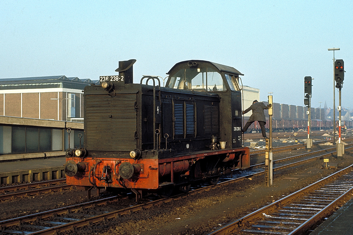 236 238-2