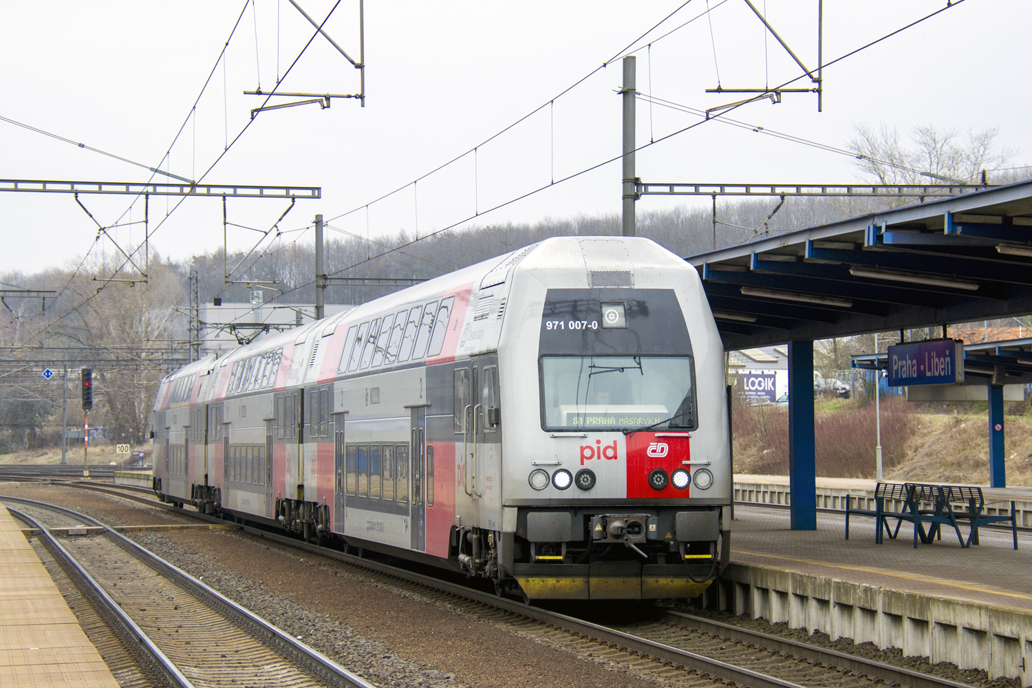 671 007