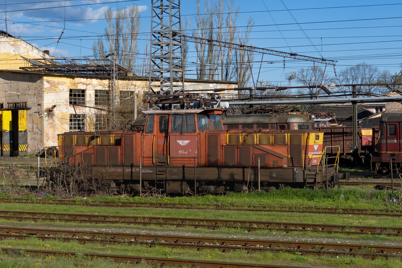 61 010