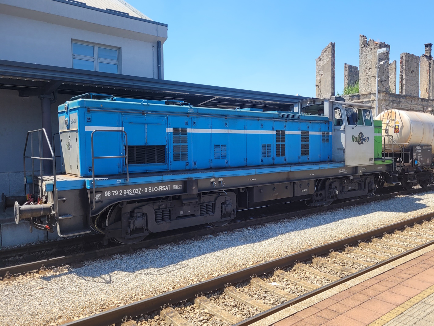 643-037
