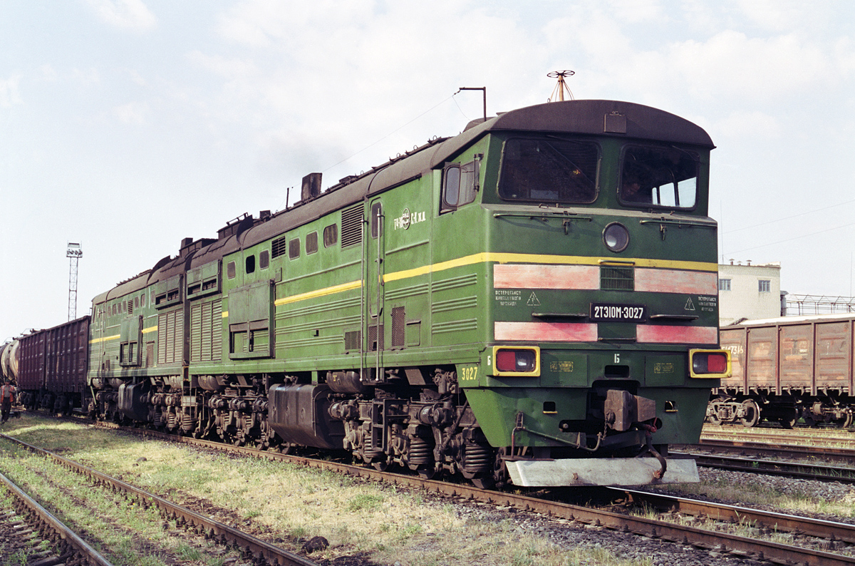 2ТЭ10М-3027