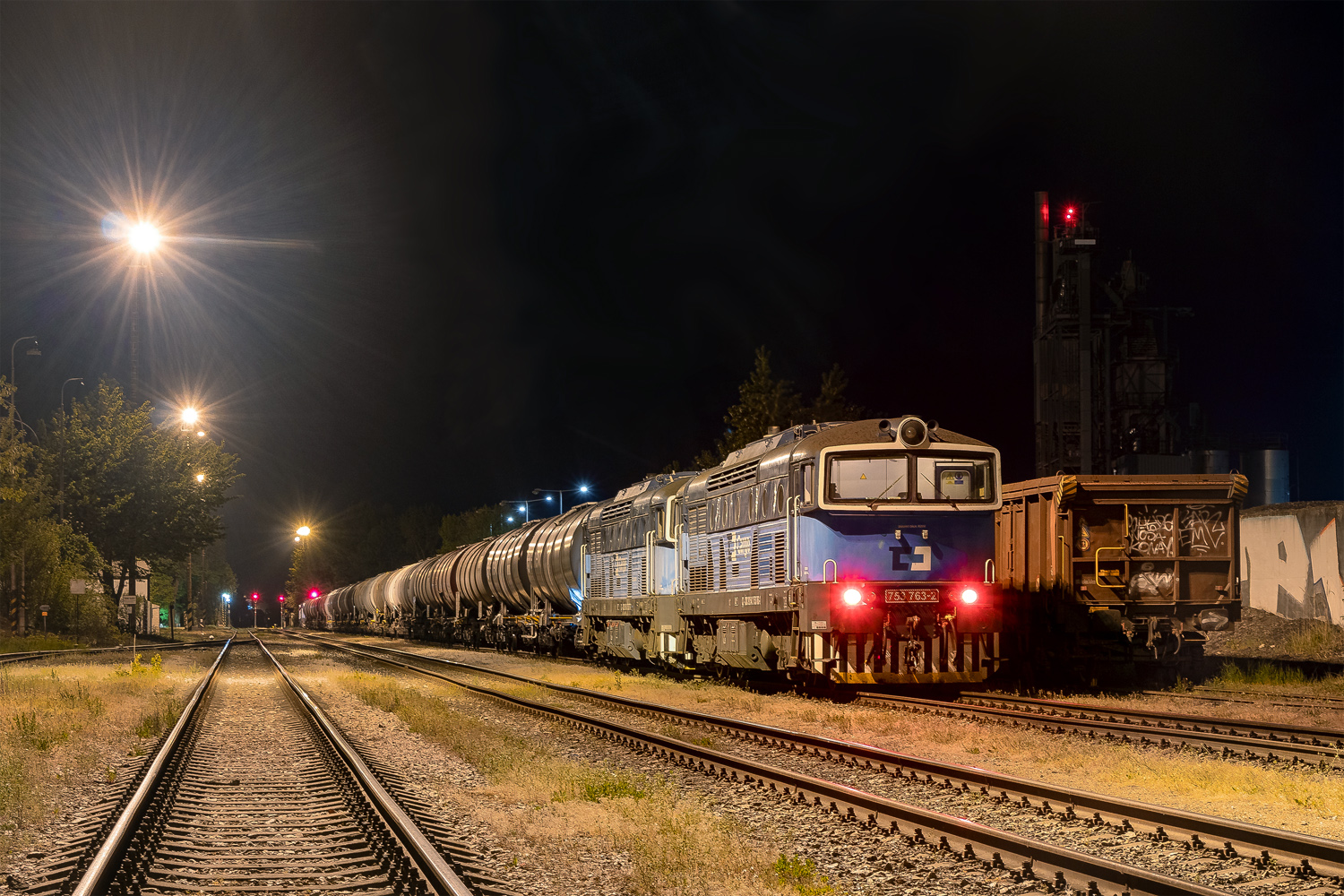 753 763-2