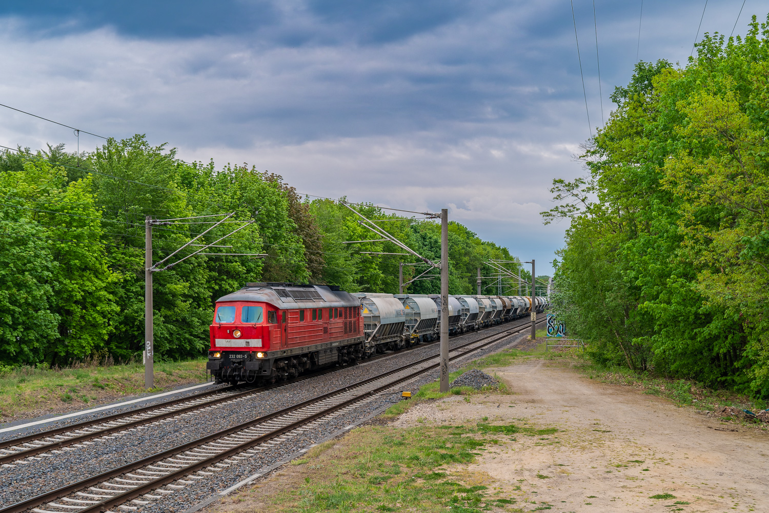 232 093-5