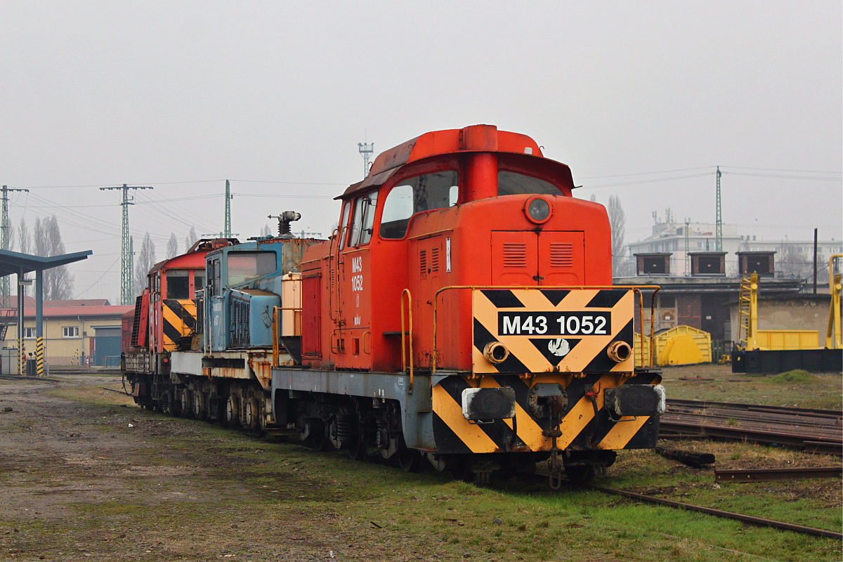 M43 1052