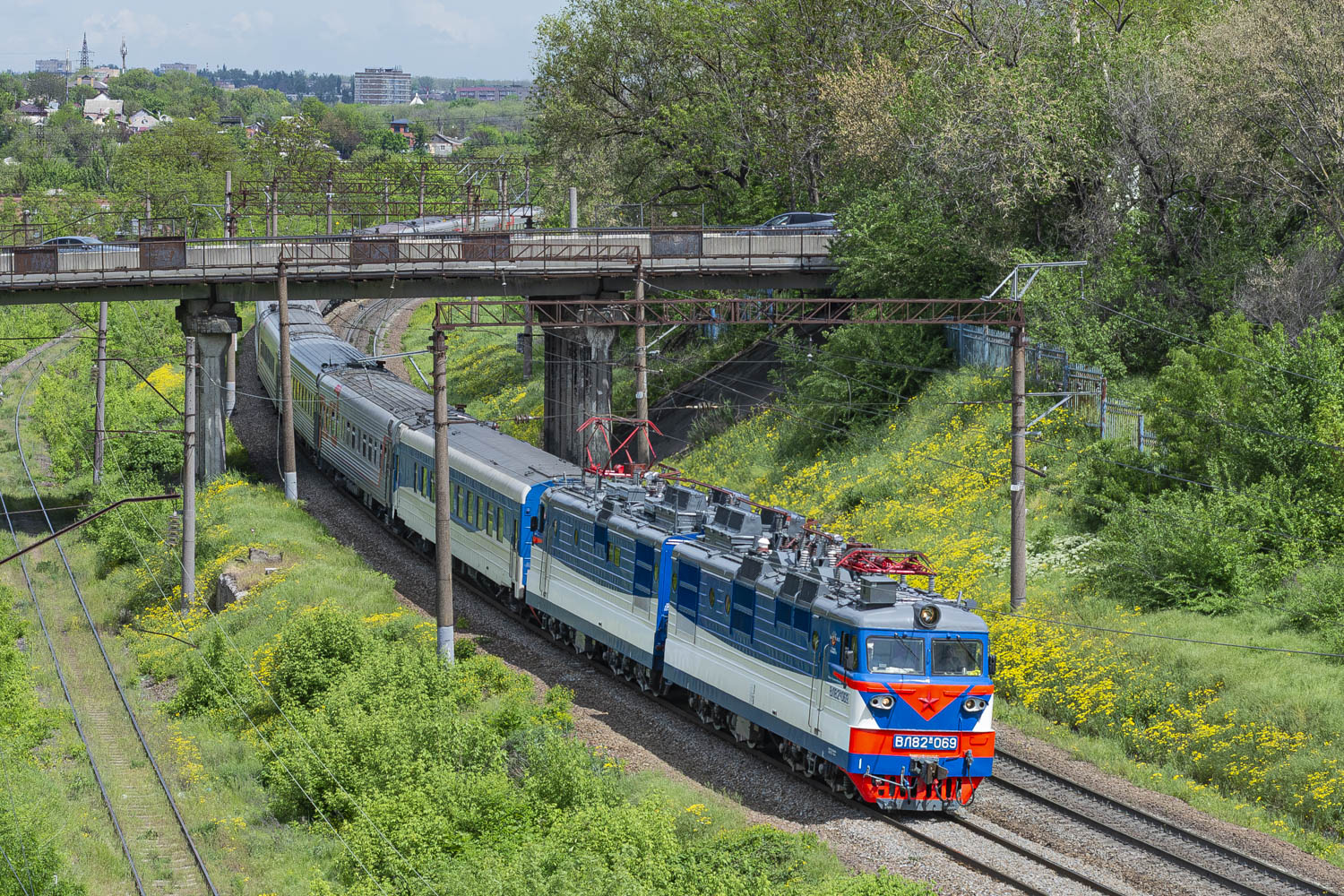 ВЛ82М-069