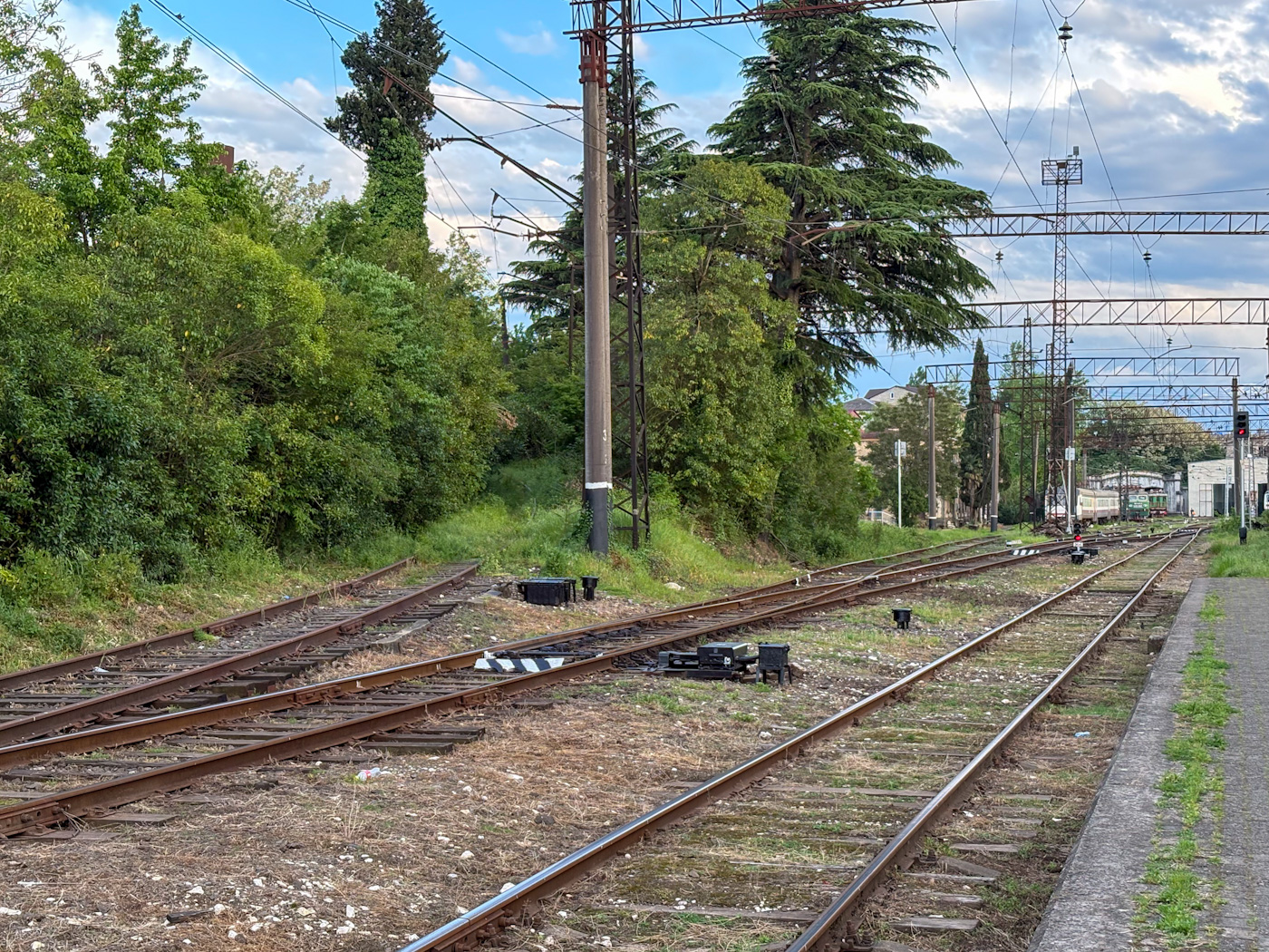 Georgian Railway &mdash; Stations & ways