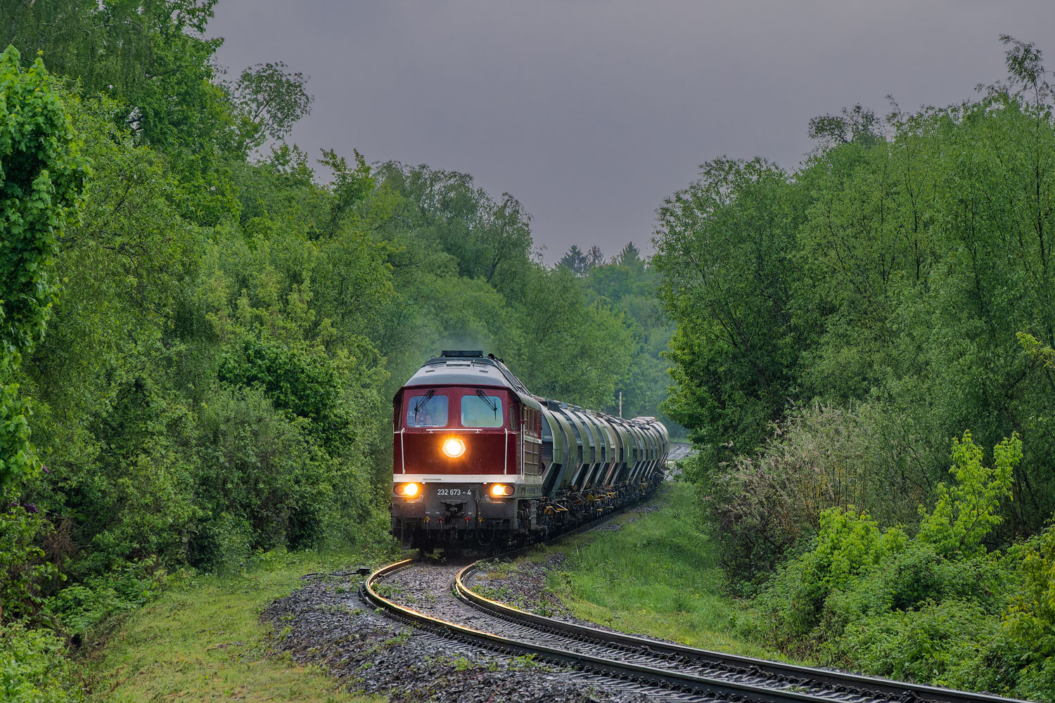 232 673-4