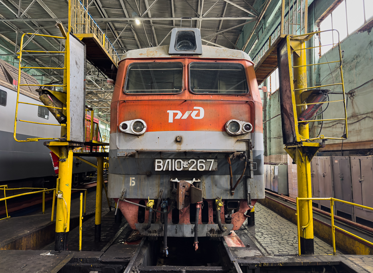 ВЛ10УК-267