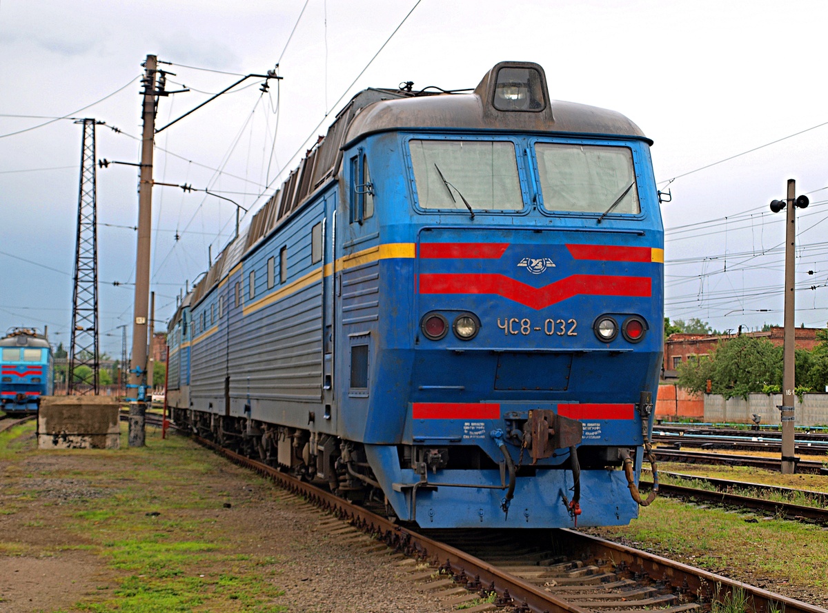 ЧС8-032