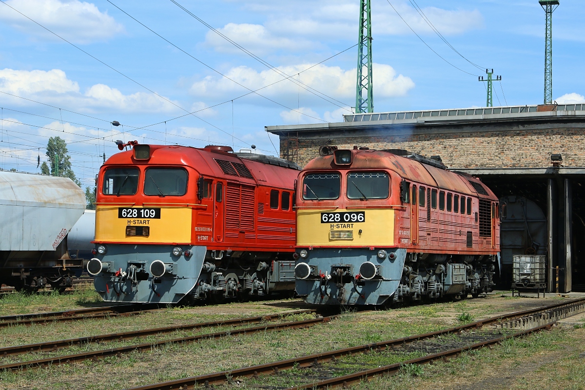 628 096