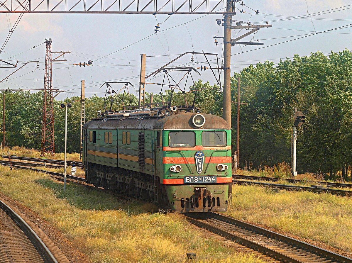 ВЛ8М-1244