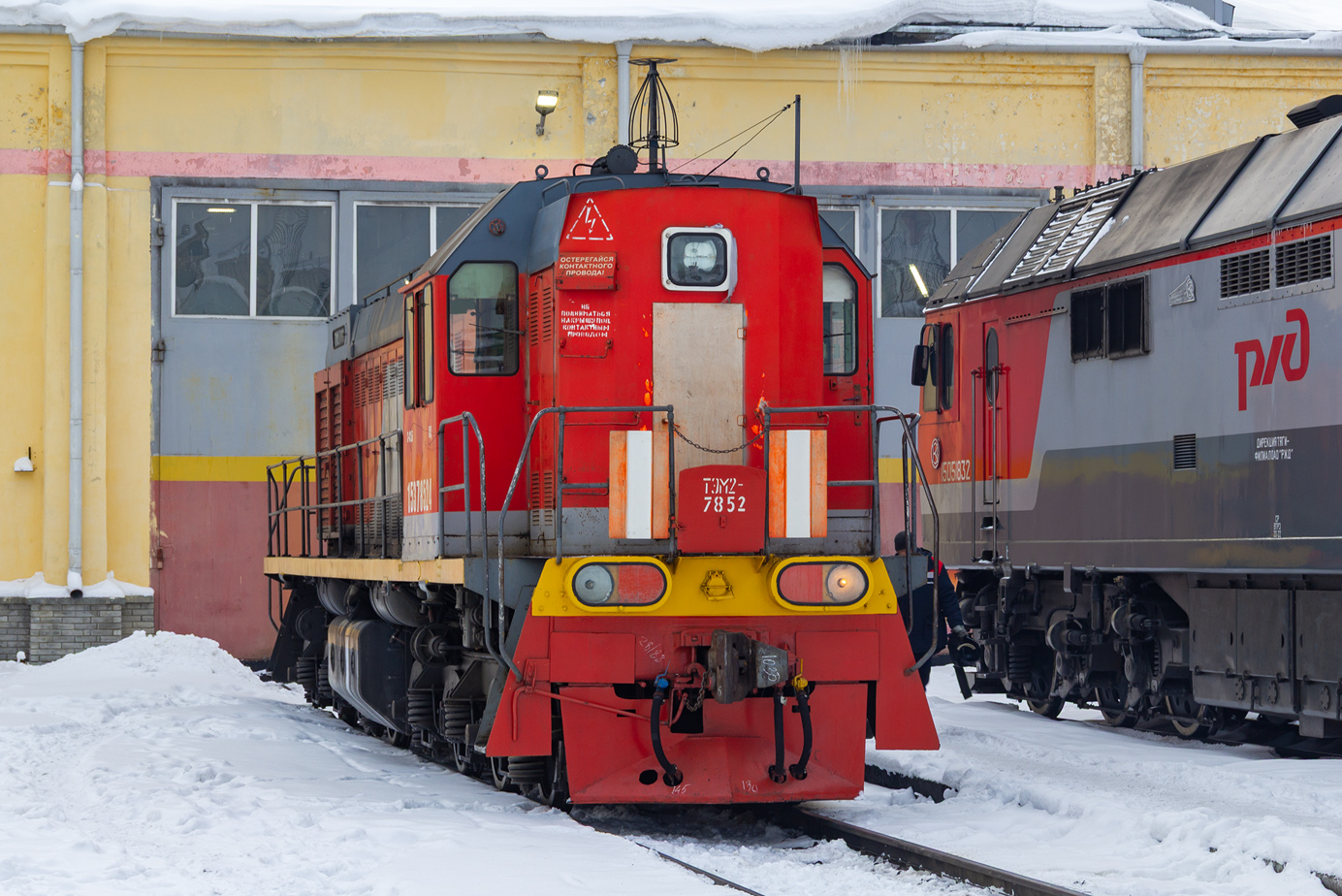 ТЭМ2-7852