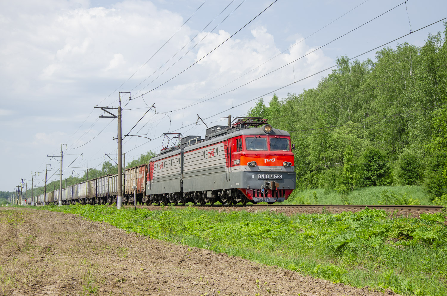 ВЛ10У-588