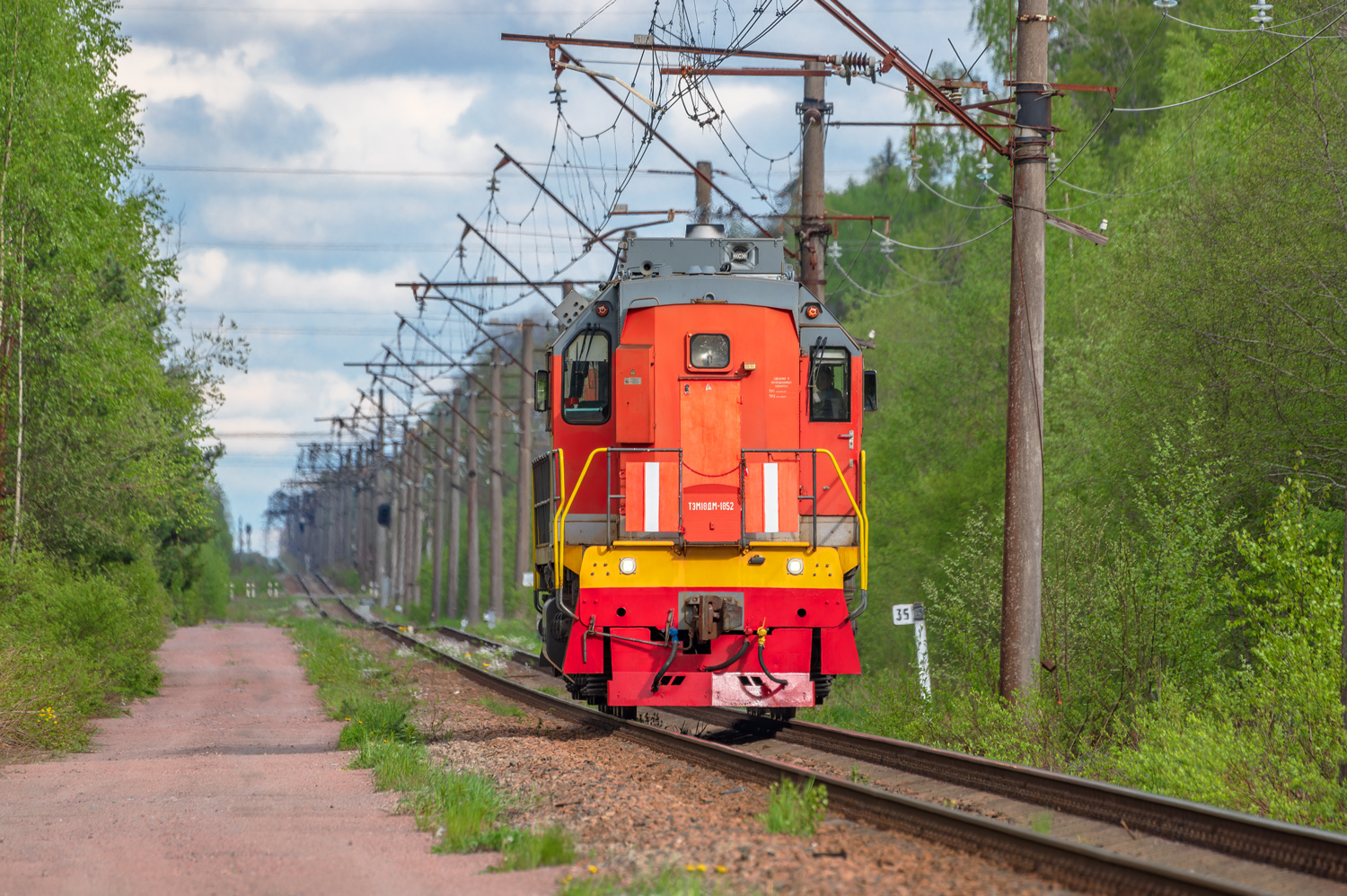 ТЭМ18ДМ-1852