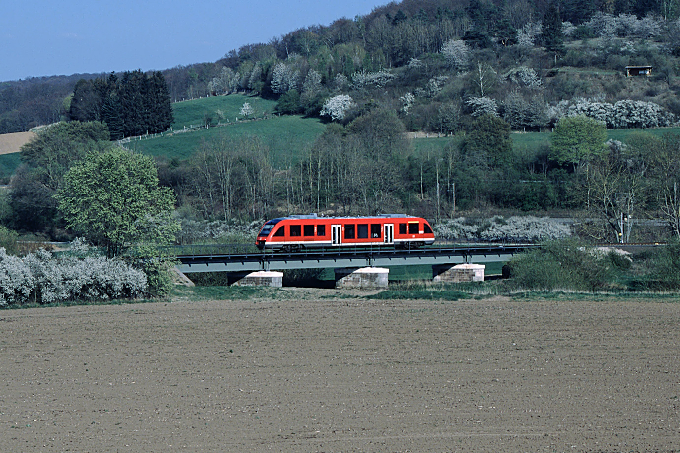 640 022