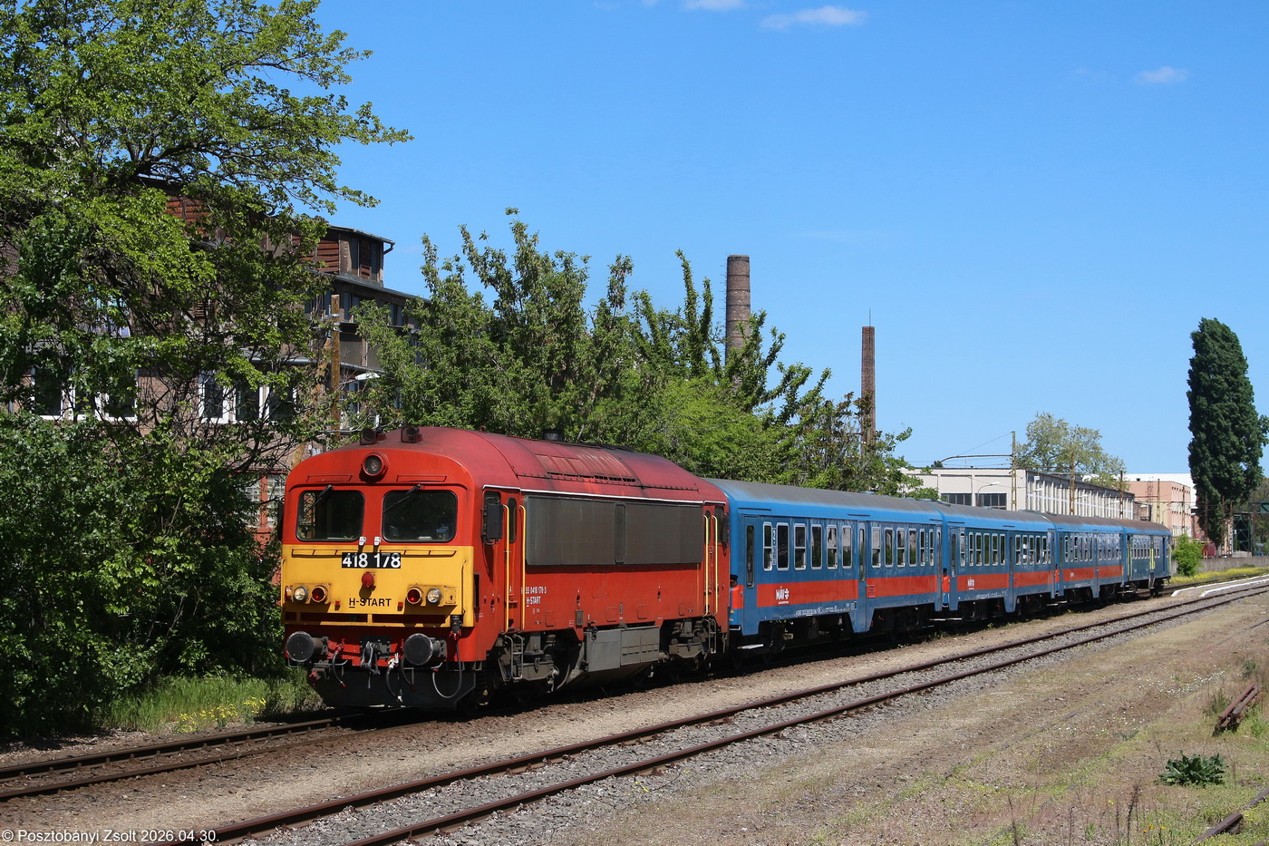 418 178