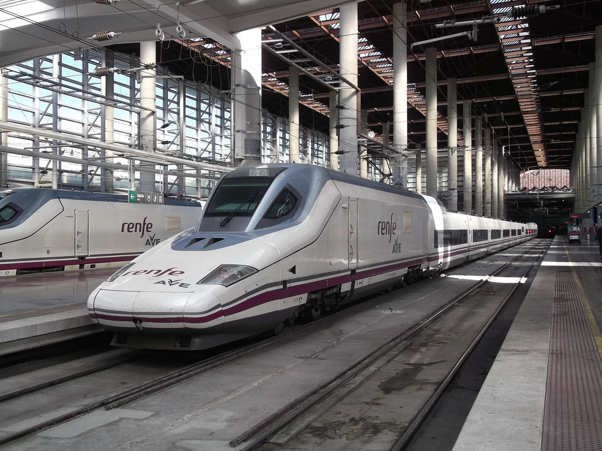 102 005