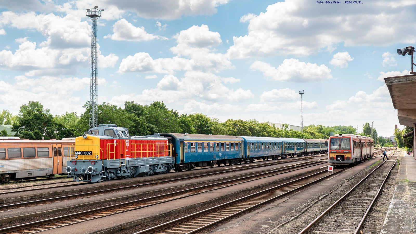 M40 302