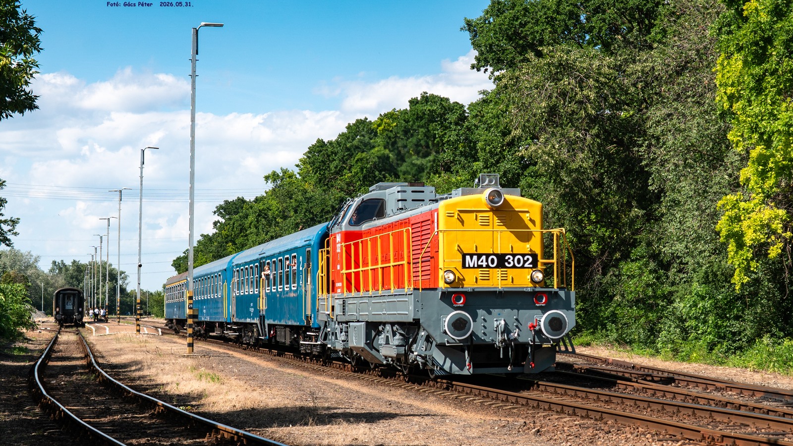 M40 302