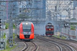 ЭС2Г-068 (Московская железная дорога); ТЭП70-0096 (Октябрьская железная дорога)