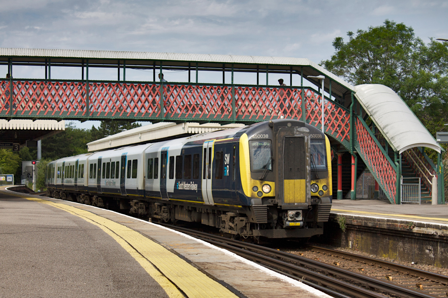 450038