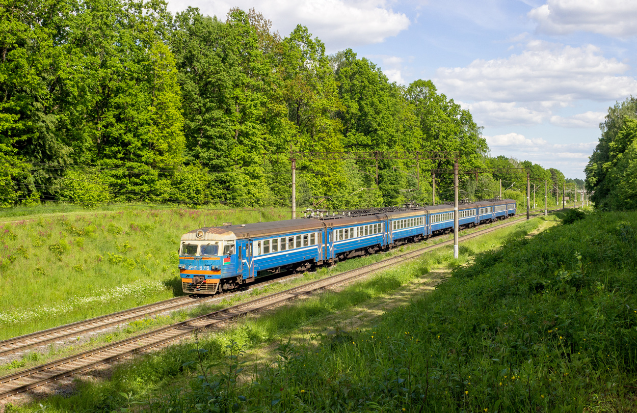 ЭР9Т-676