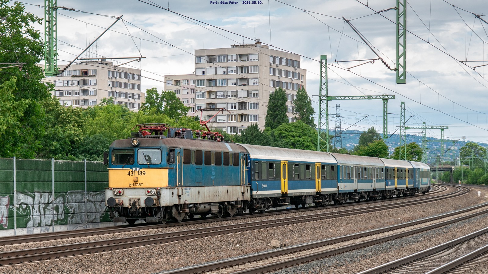 431 189