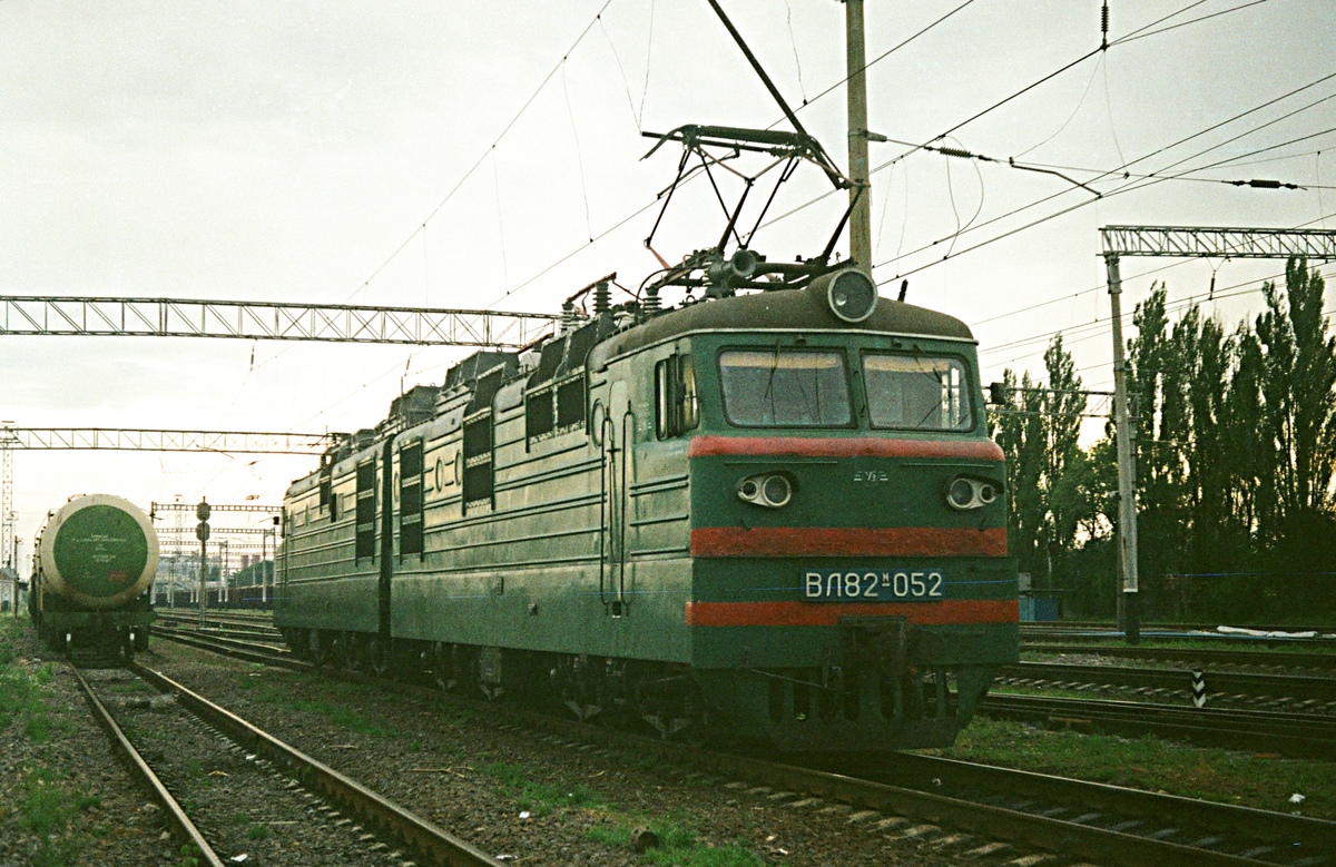ВЛ82М-052