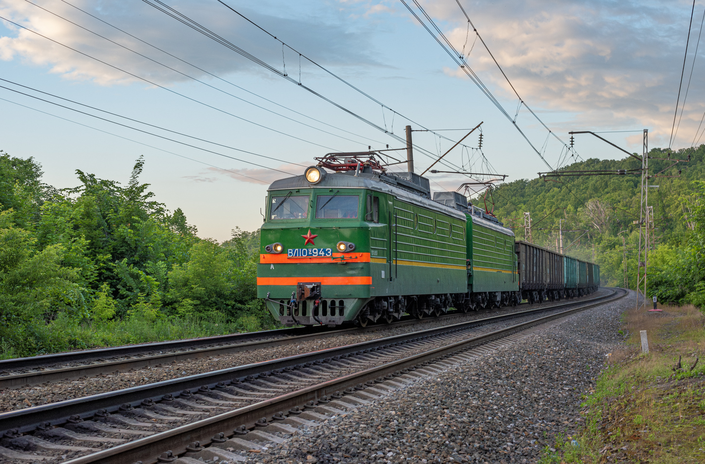 ВЛ10У-943