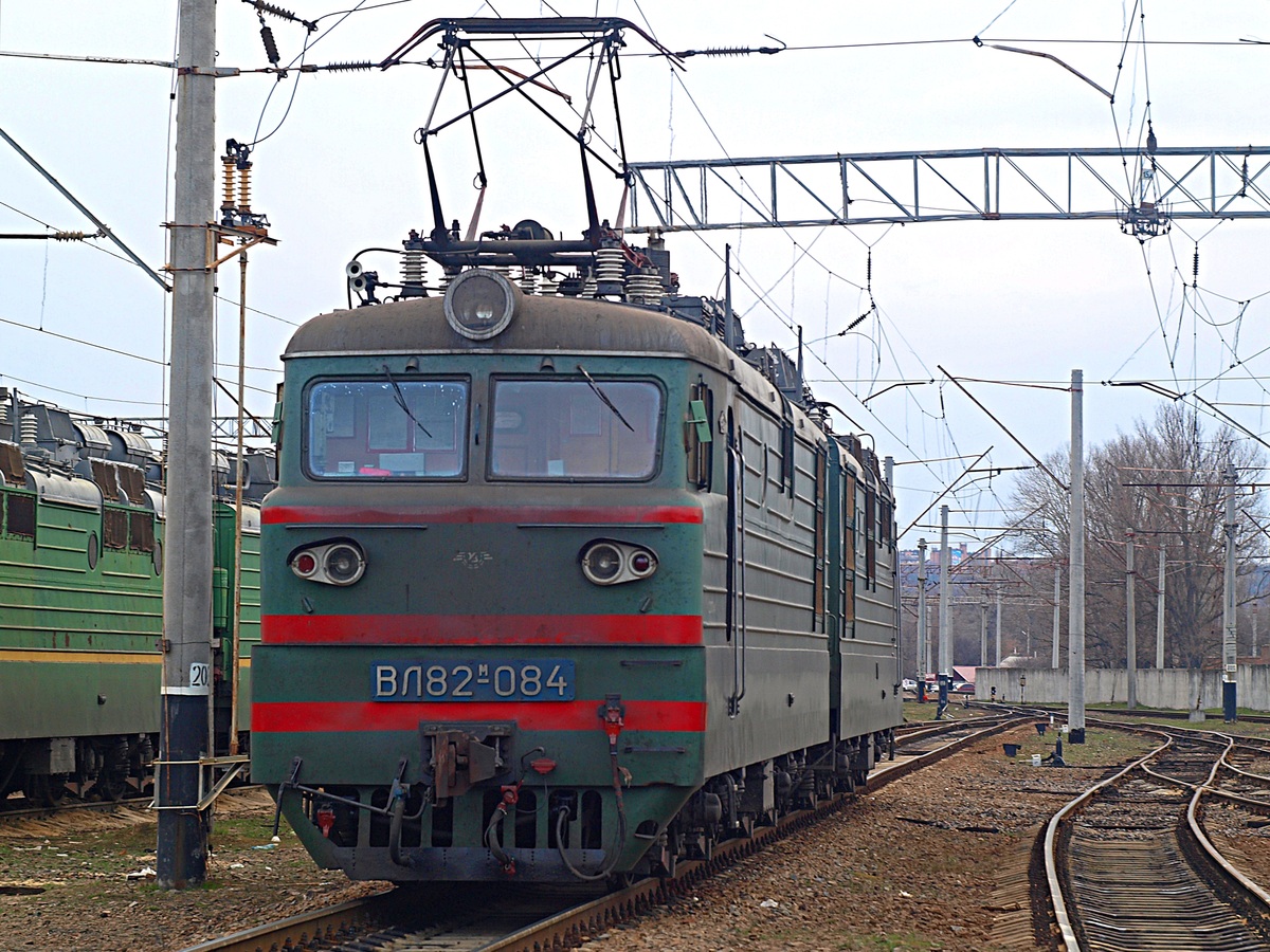 ВЛ82М-084