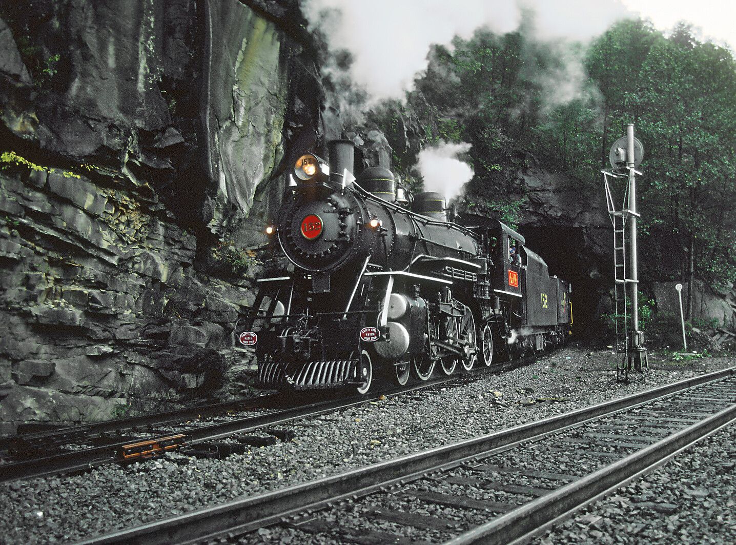 152
