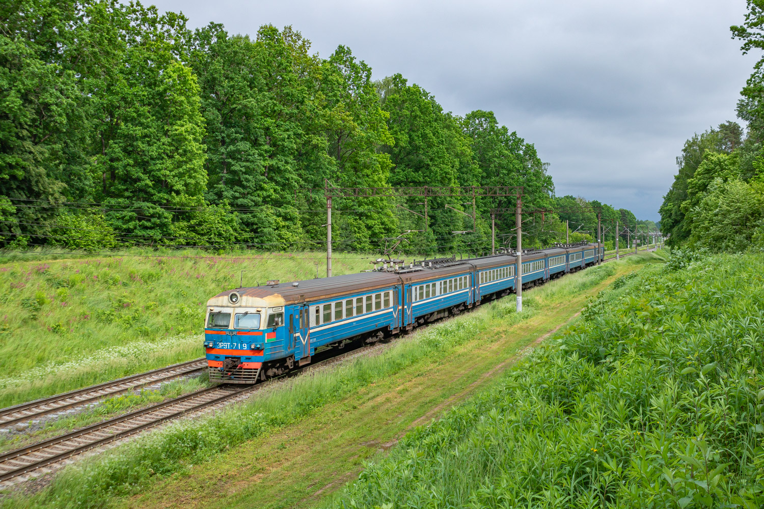 ЭР9Т-719