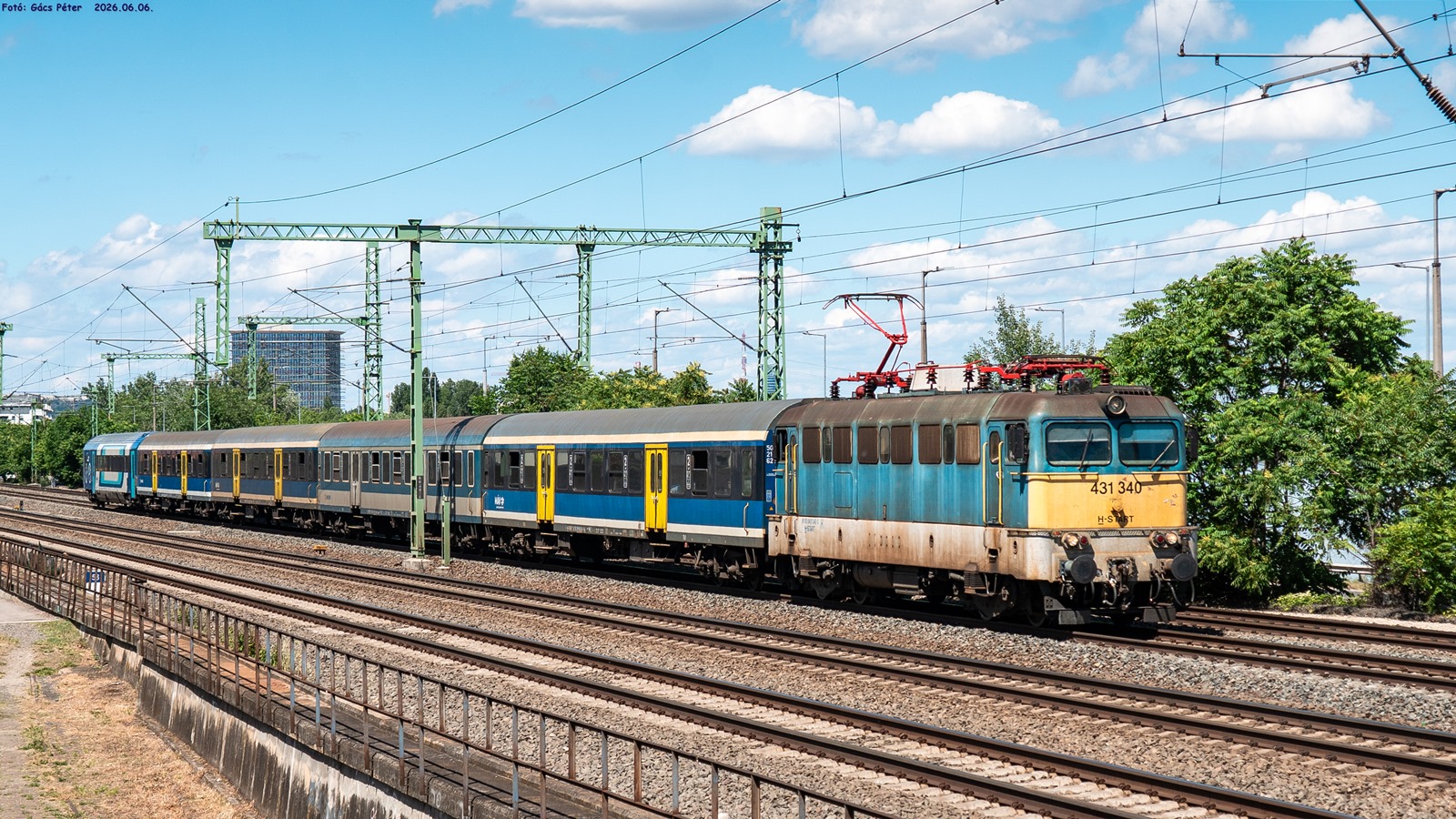 431 340