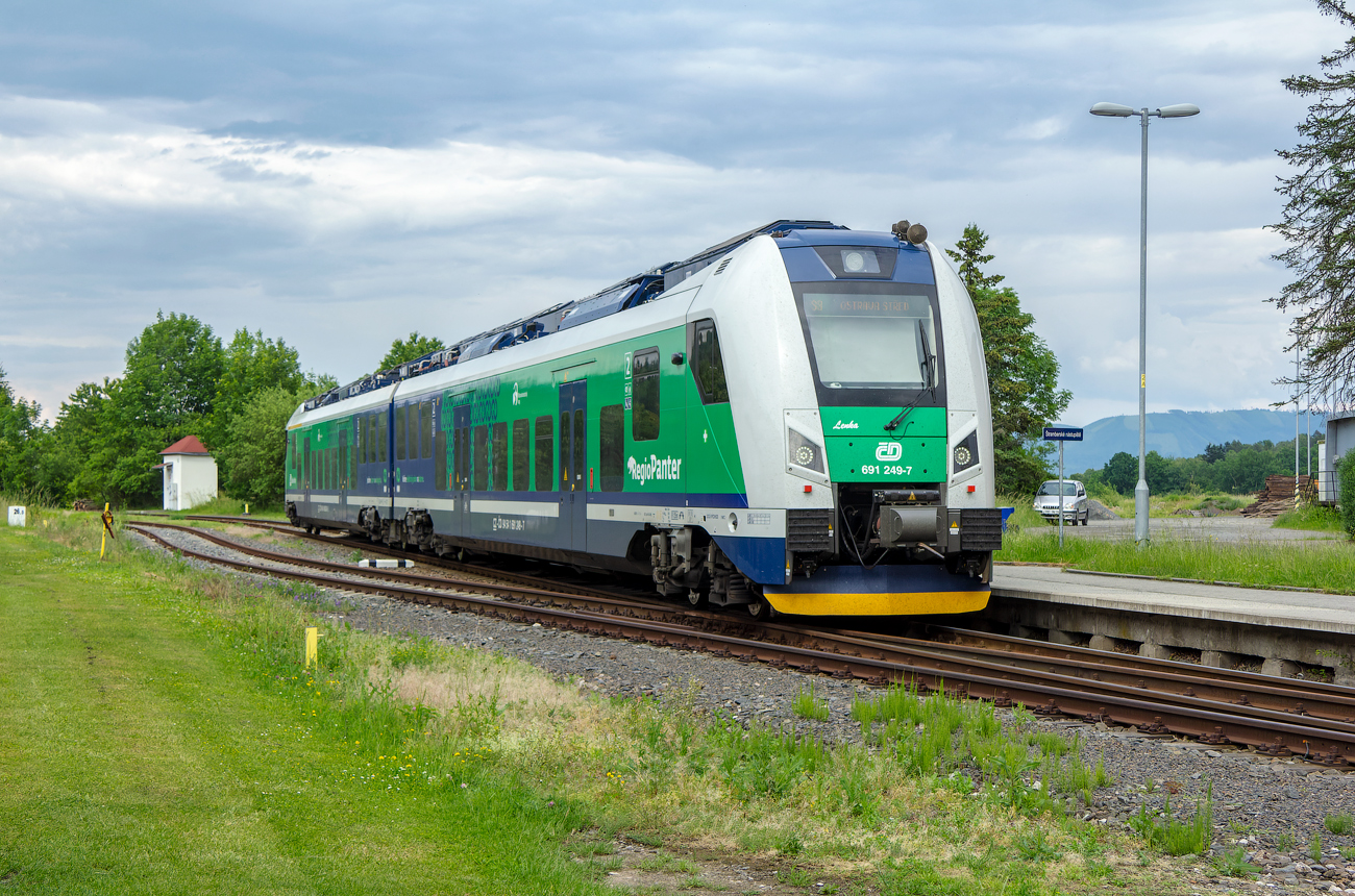 690 249