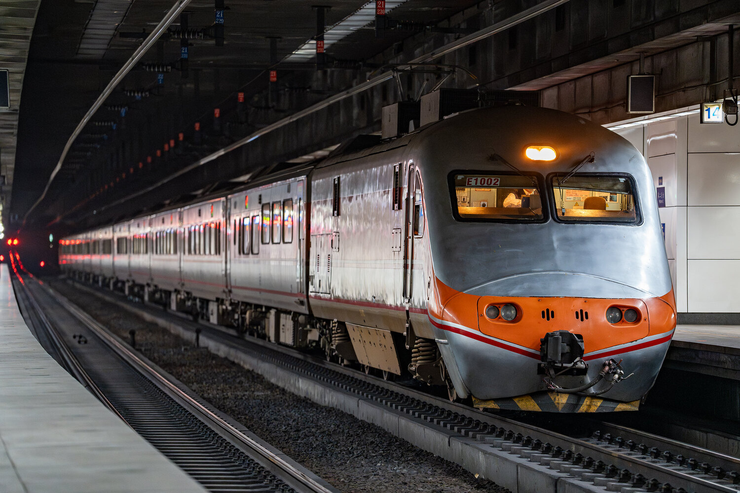 E1002