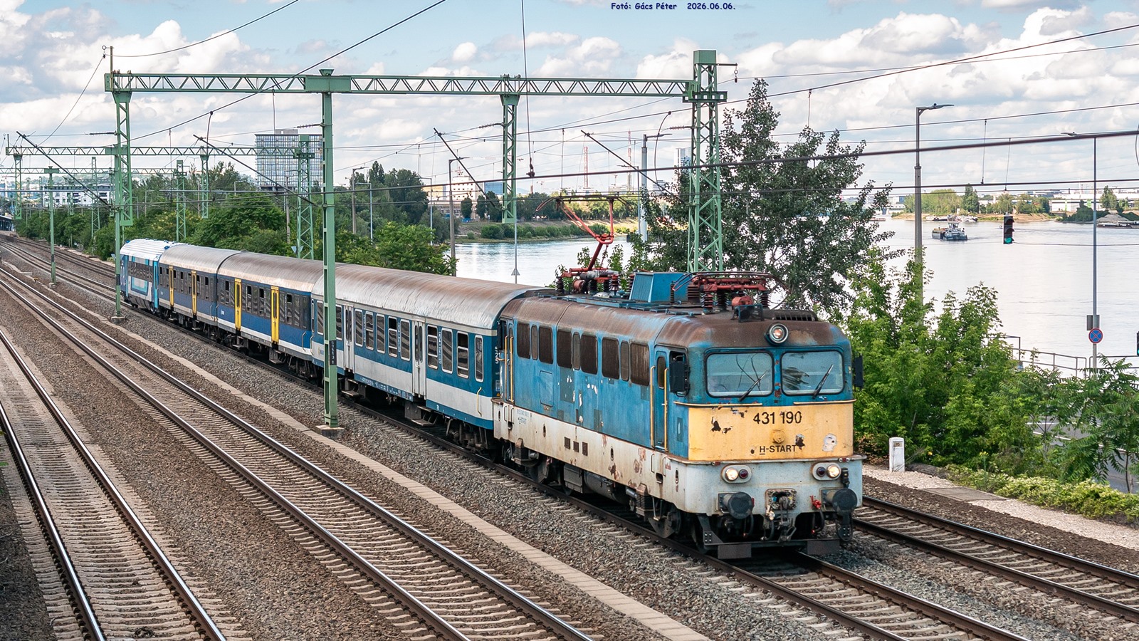 431 190