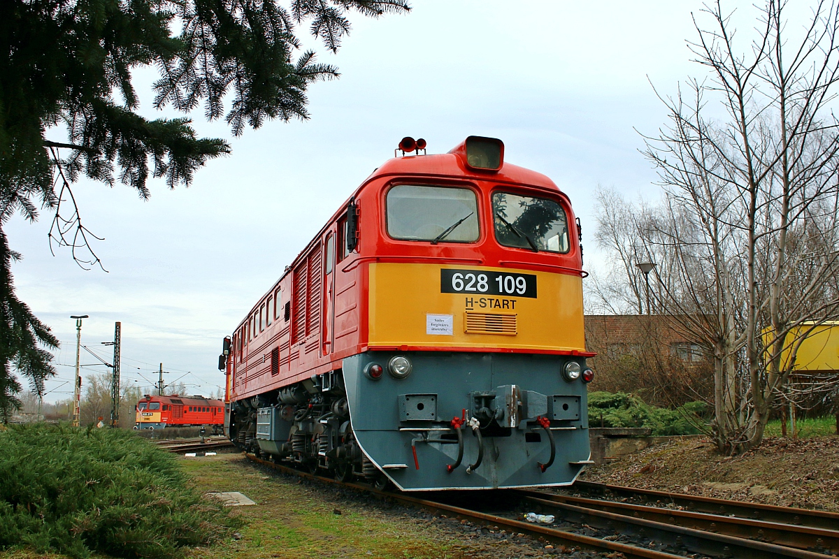 628 109
