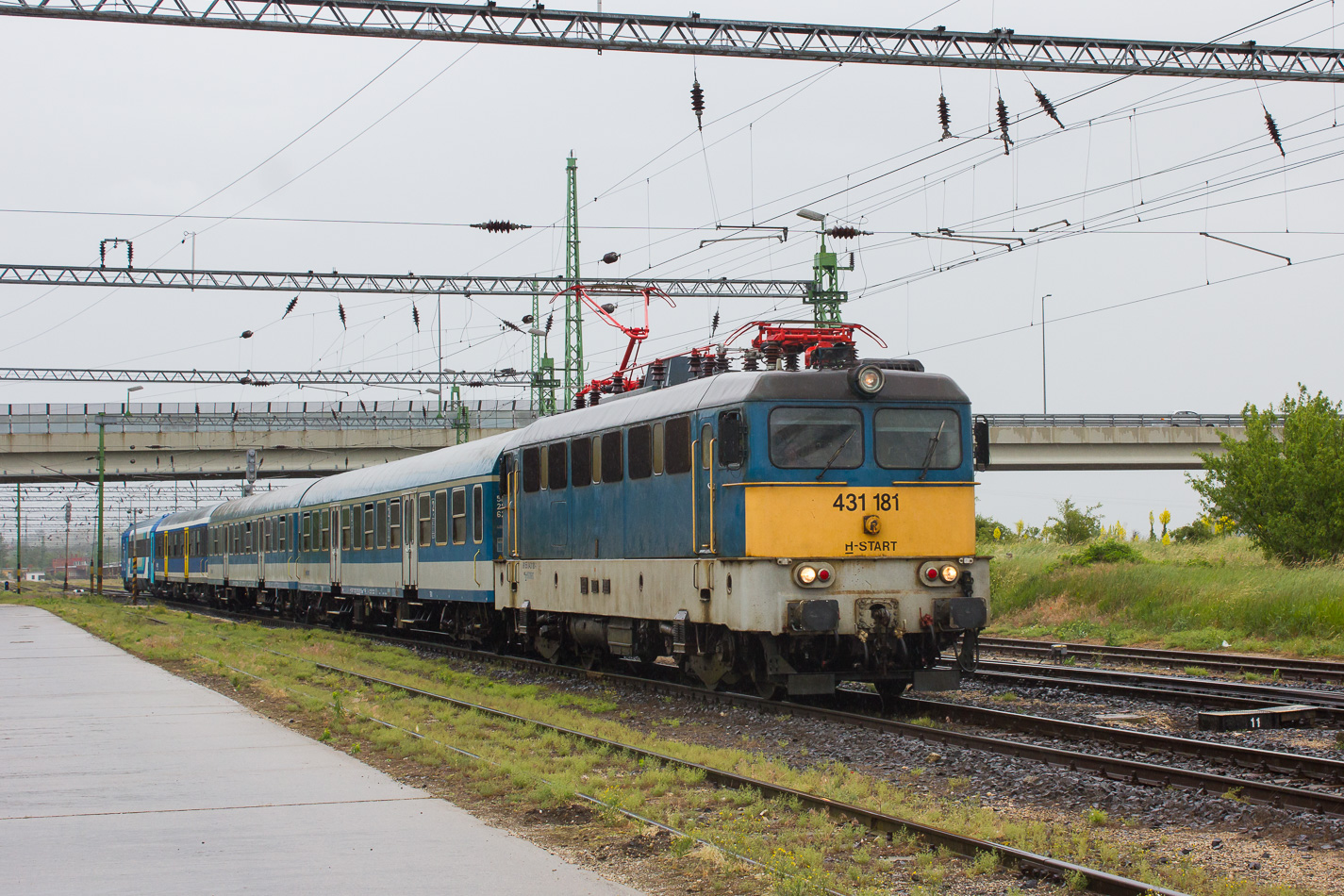 431 181
