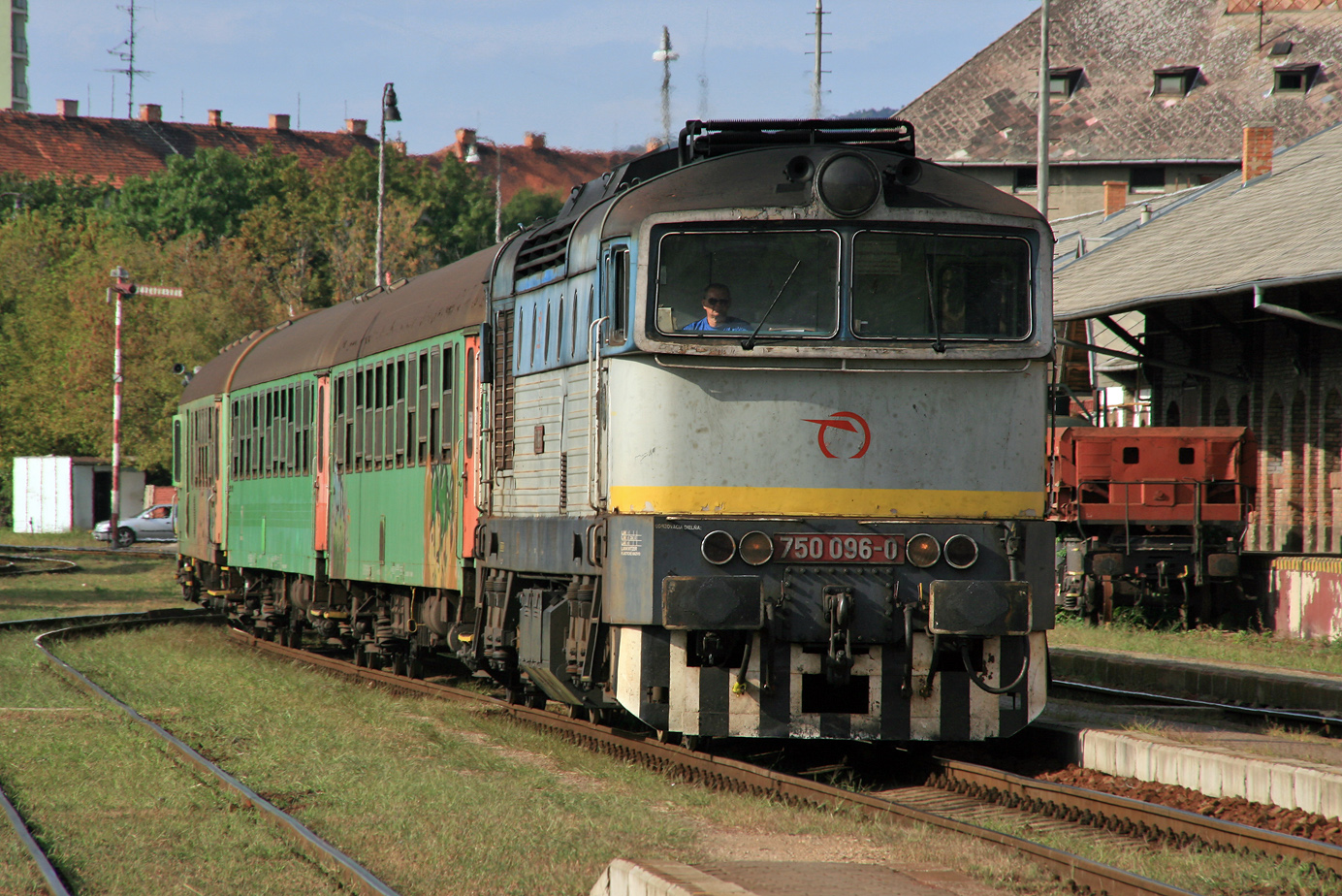 750 096-0